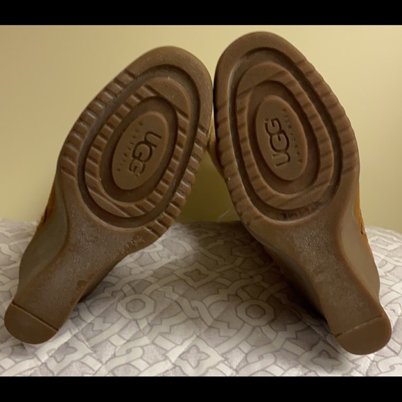 Ugg Sandra Boots. Size 9 - Picture 8 of 11